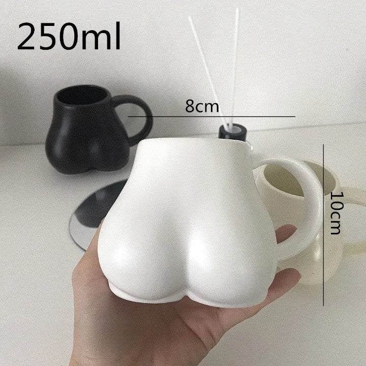 Taza de cerámica con forma de trasero lindo
