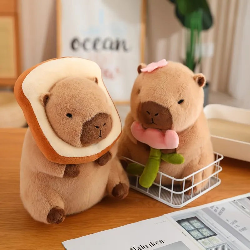 El muñeco de capibara se transforma en un animal de peluche suave y tierno.