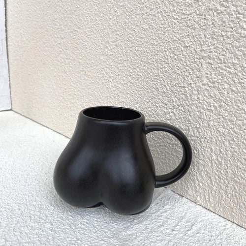 Taza de cerámica con forma de trasero lindo