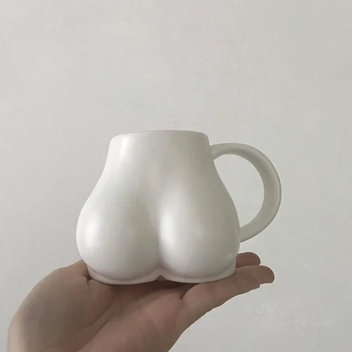 Taza de cerámica con forma de trasero lindo